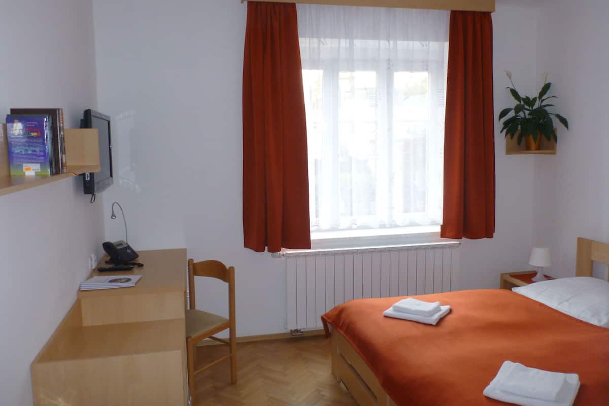 Double Room | Minibar, in-room safe, desk, blackout curtains