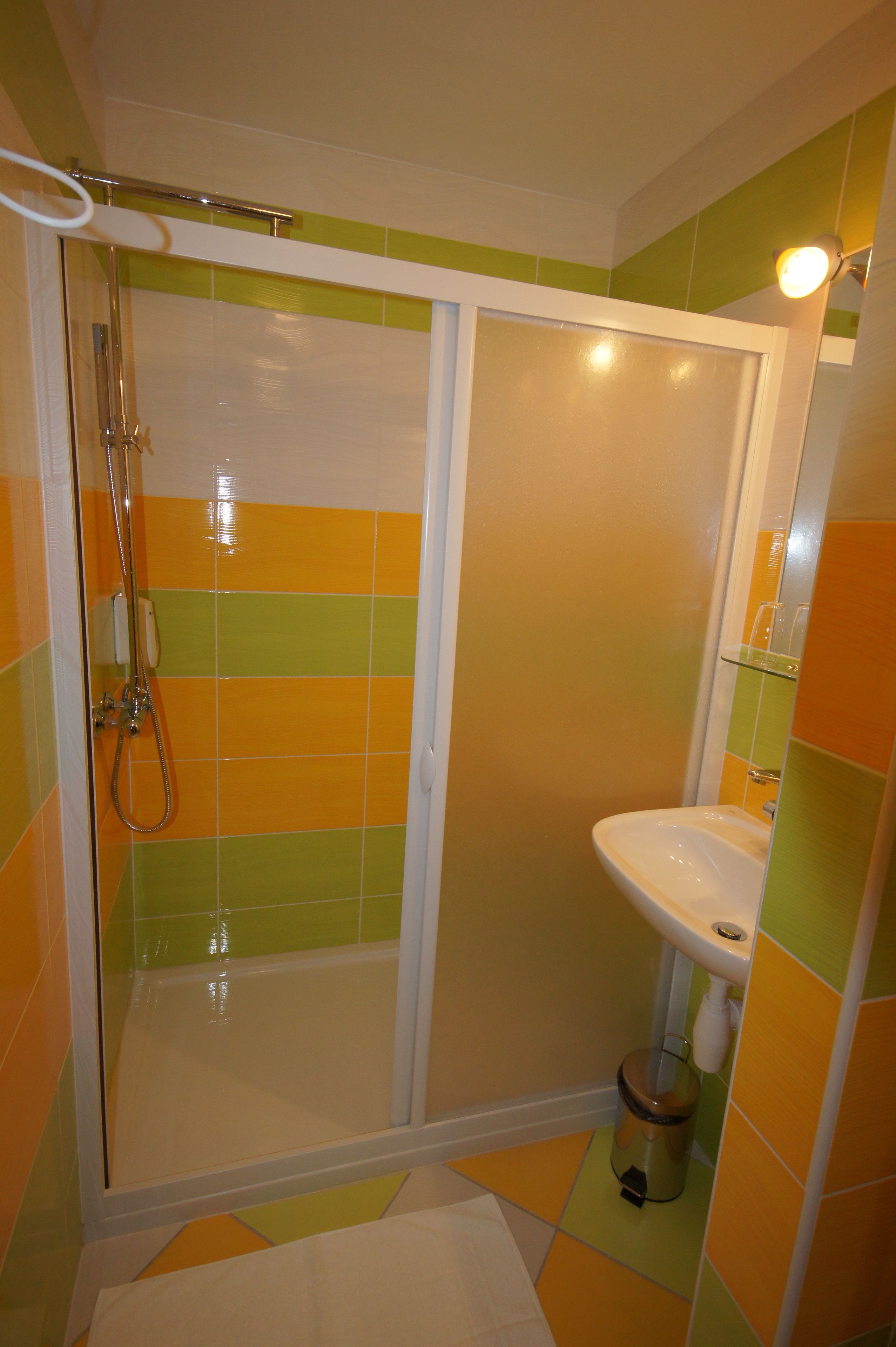 Dusche im Bad