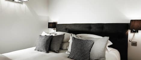 Premium bedding, in-room safe, desk, iron/ironing board