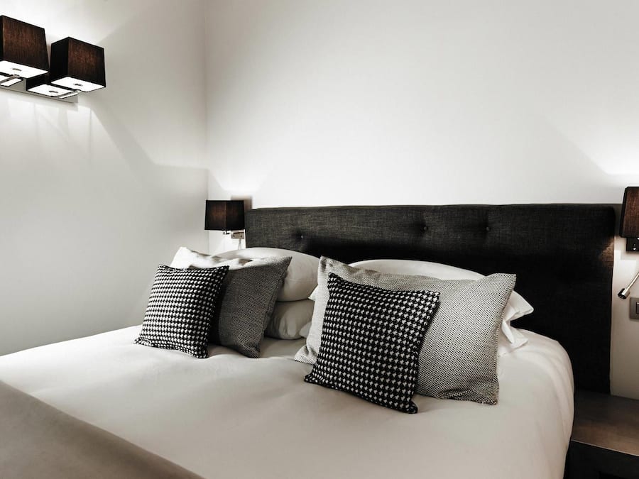 Premium bedding, in-room safe, desk, iron/ironing board