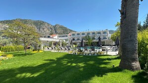Front of property - Göcek Lykia Resort Hotel (Fethiye)