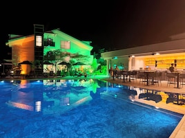 Indoor pool, seasonal outdoor pool, pool umbrellas, sun loungers