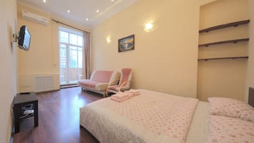 Apartment (Mikhailovskaya str. 22B) | In-room safe