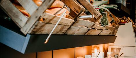 Tägliches Frühstücksbuffet (27 EUR pro Person)