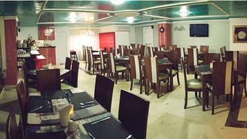 Free daily buffet breakfast