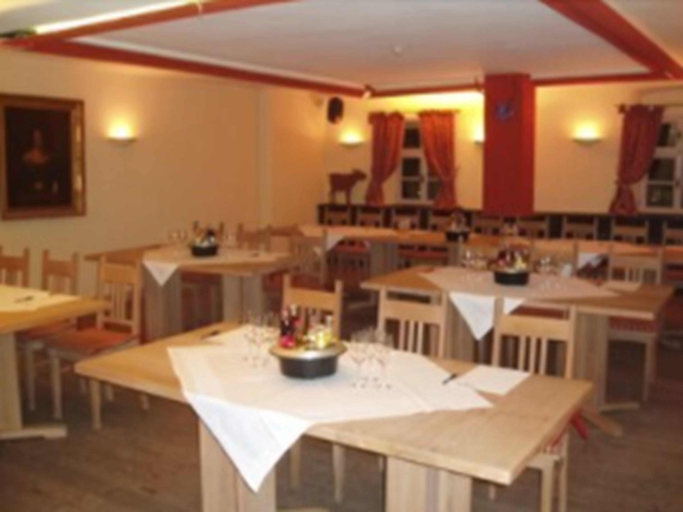 lunch and dinner served, regional cuisine