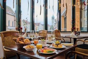 Lunch and dinner served, Regional cuisine