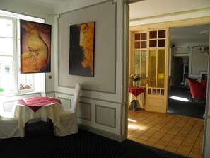 Lunch, dinner served; French cuisine, pool views