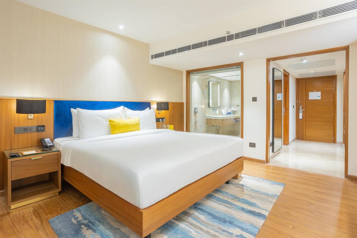 Premium bedding, minibar, in-room safe, soundproofing