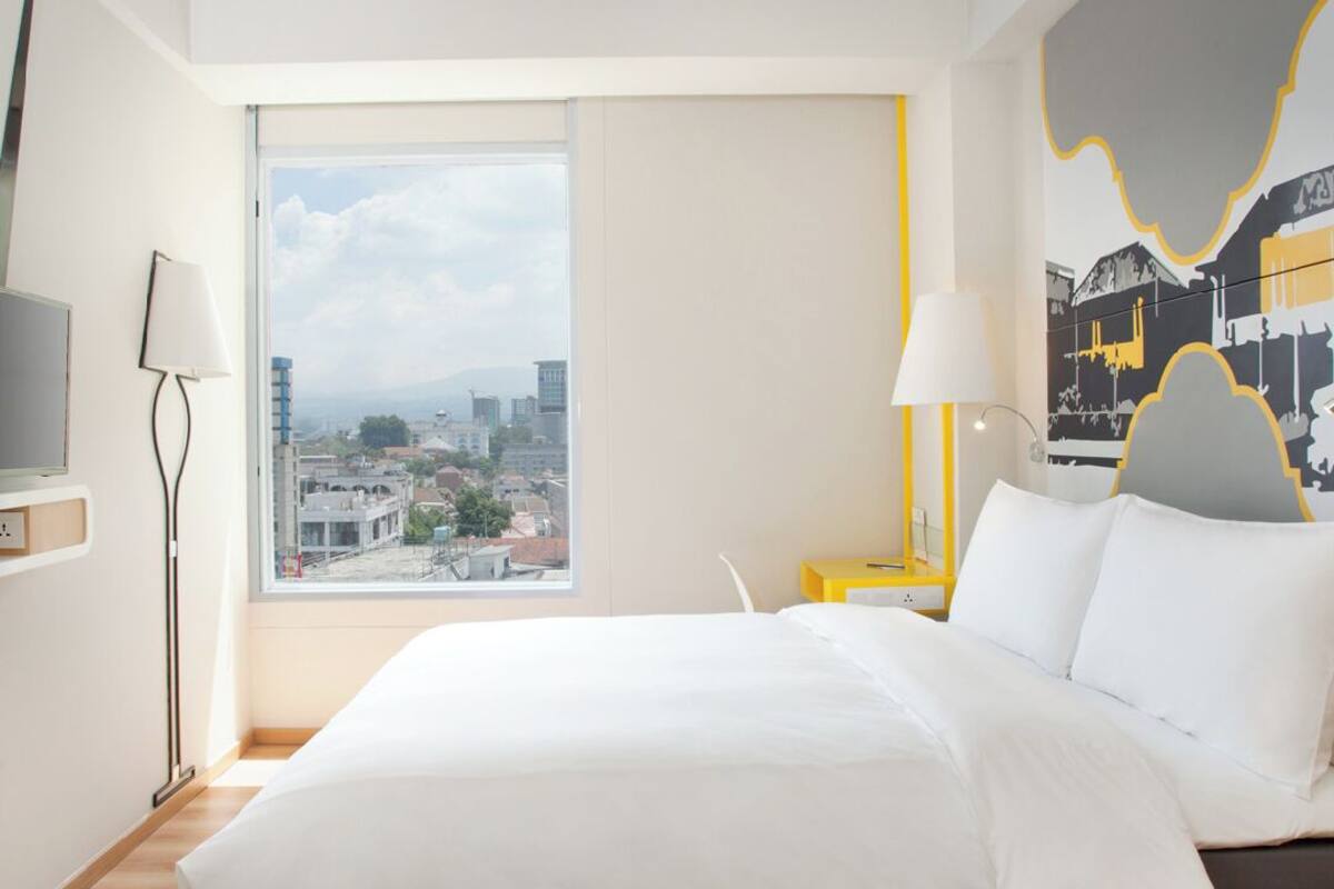 1 bedroom, in-room safe, desk, soundproofing