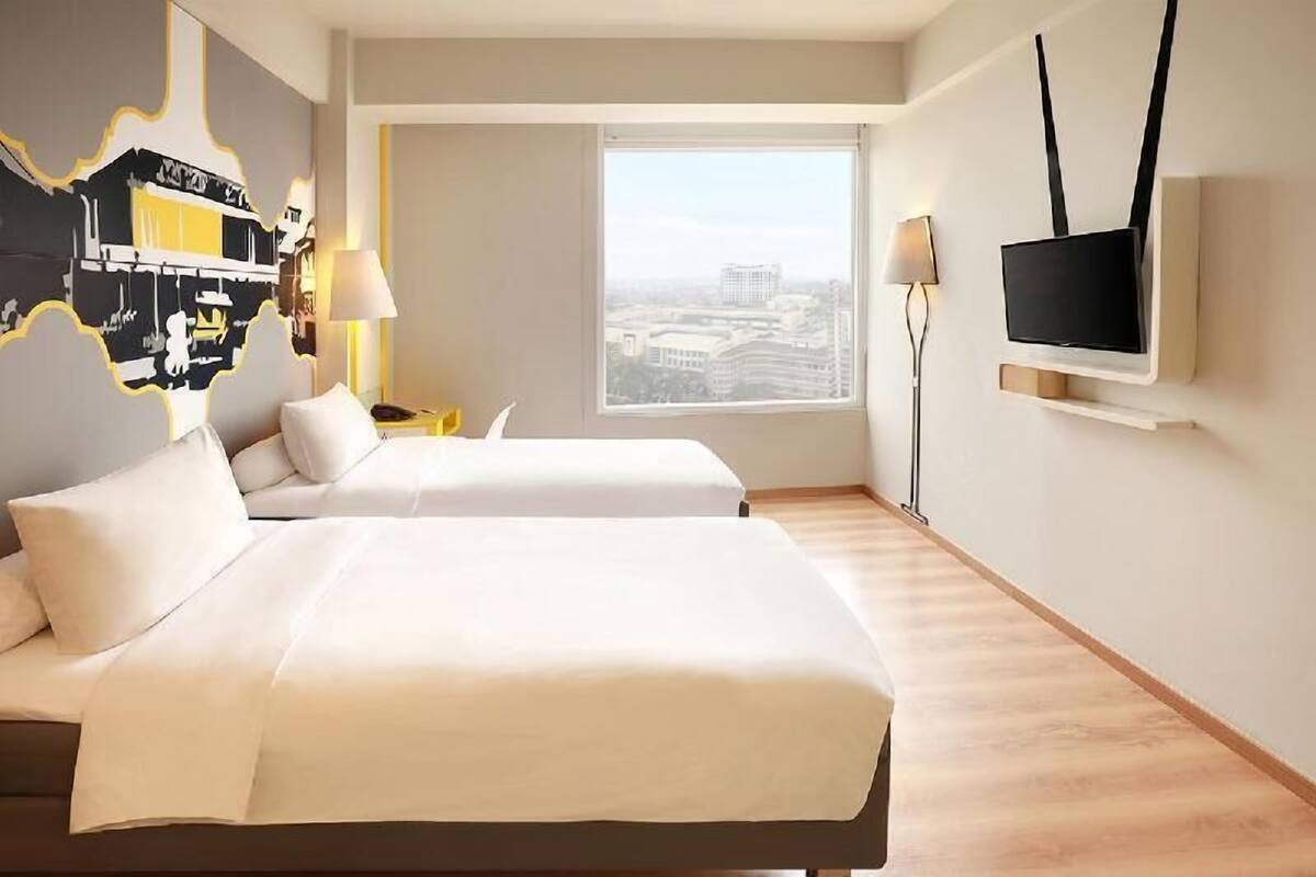 In-room safe, desk, soundproofing, rollaway beds