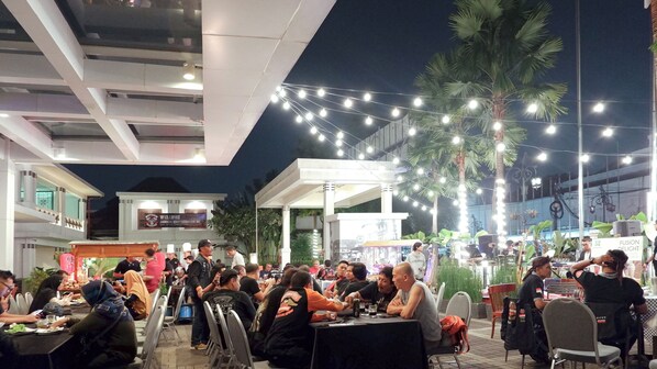 Cafe - Kimaya Braga Bandung by Harris (Bandung)