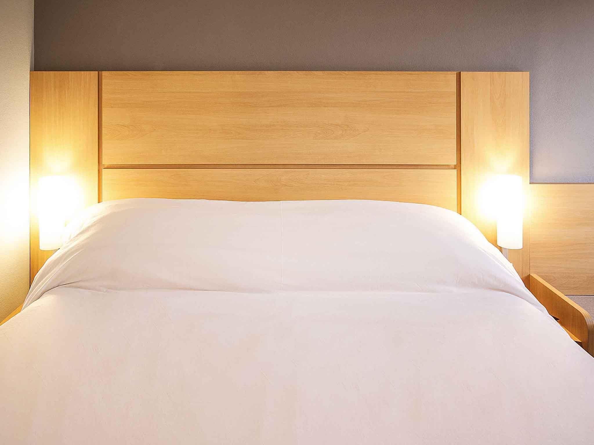 Minibar, desk, blackout drapes, soundproofing