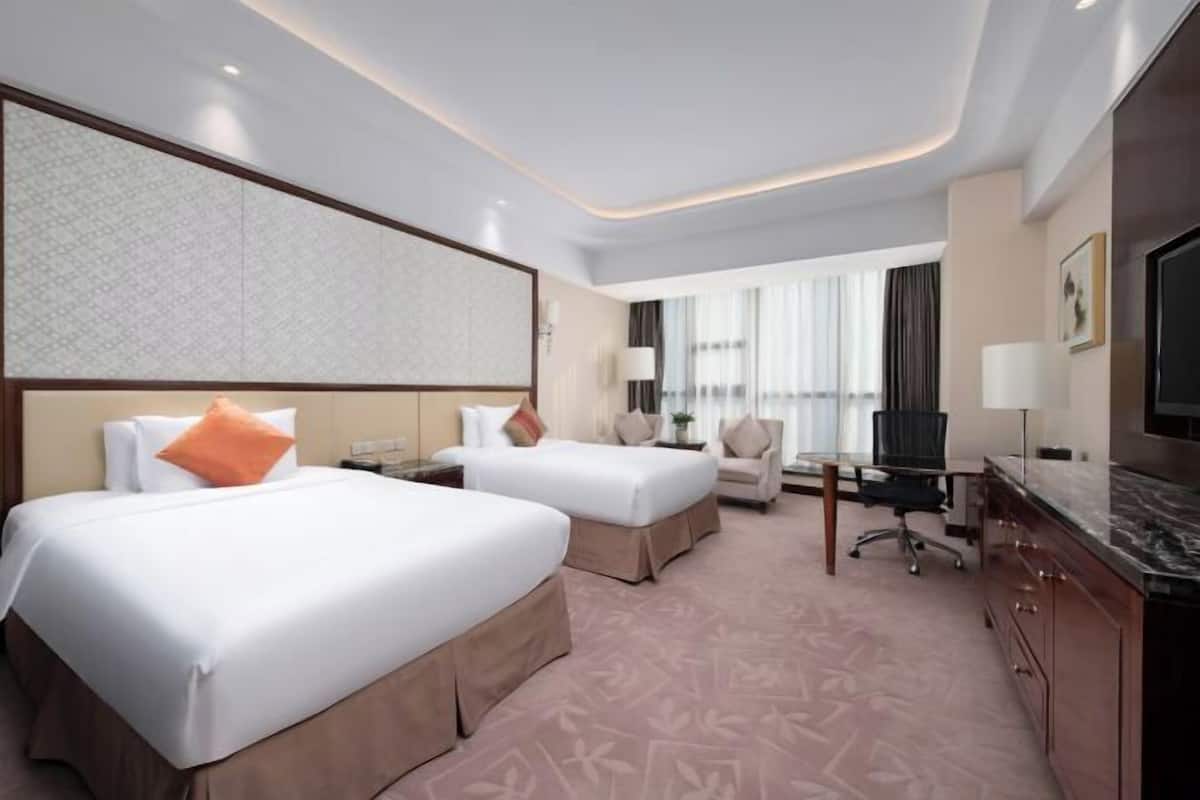 Minibar, in-room safe, desk, soundproofing