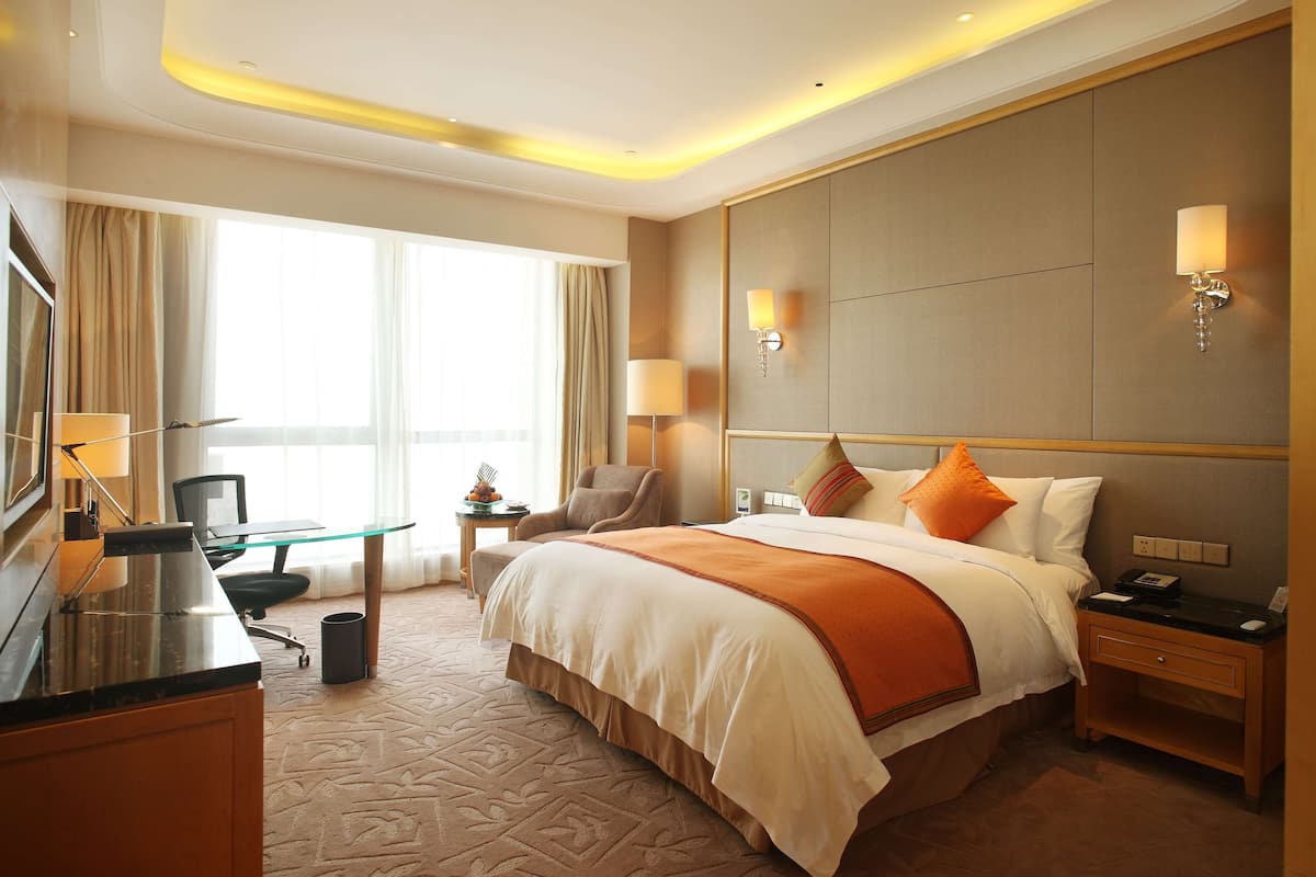 Minibar, in-room safe, desk, soundproofing