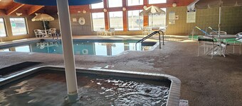 Fossil Creek Hotel And Suites