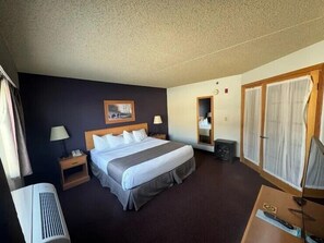 Skrivbord, strykjärn/strykbräda och gratis wi-fi