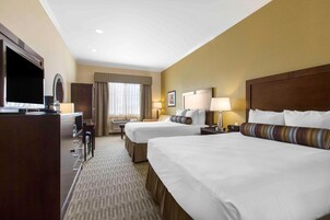 Premium bedding, in-room safe, desk, laptop workspace