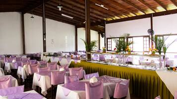 Food court