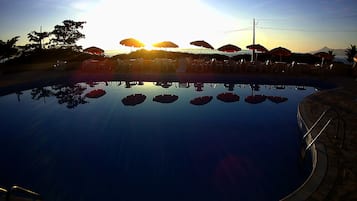 2 piscinas al aire libre