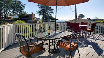 Ocean Echo Inn and Beach Cottages