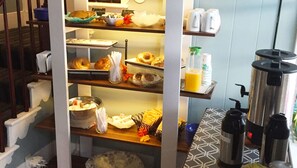 Restaurant - Ocean Echo Inn and Beach Cottages (Santa Cruz)