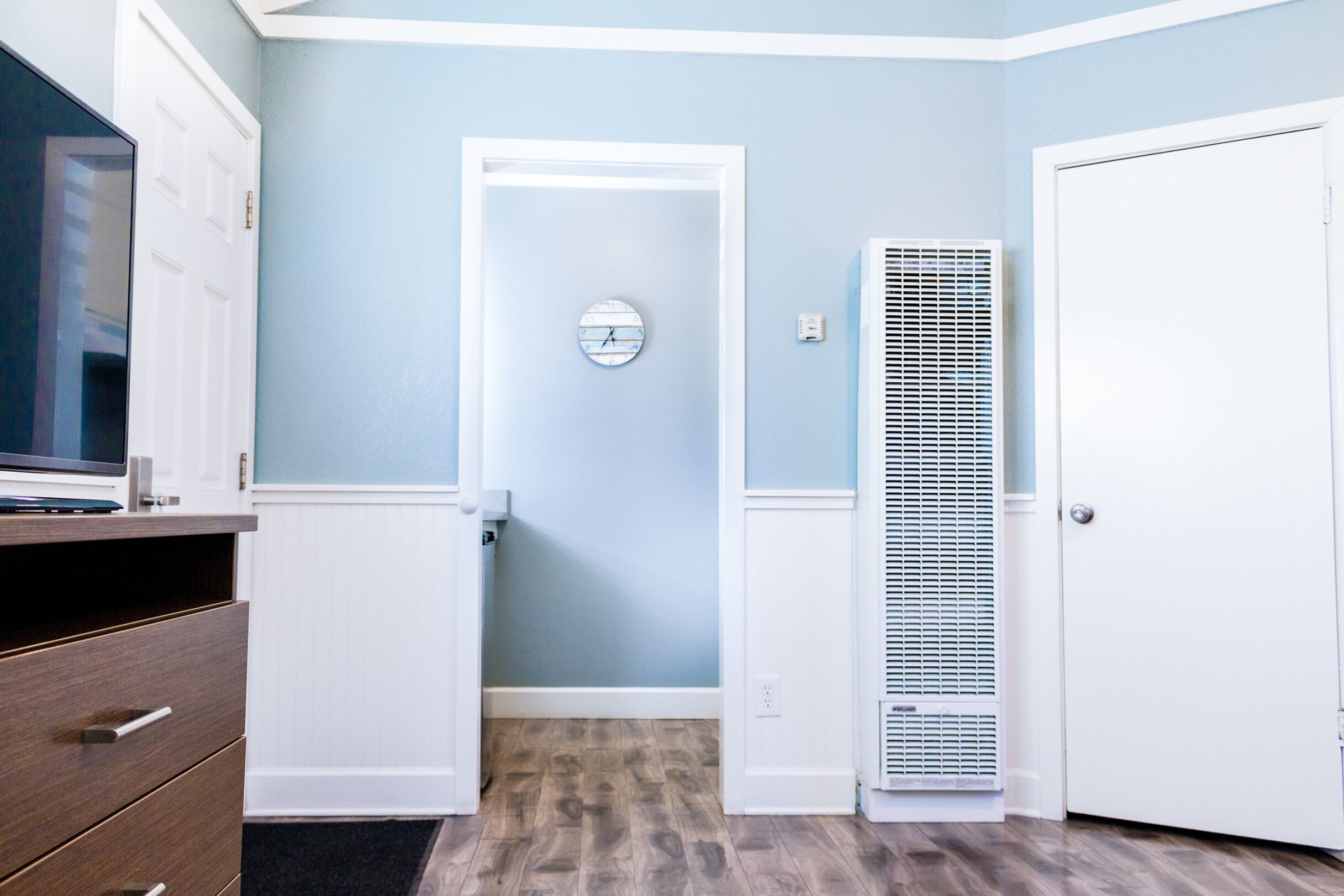 sea star room (9), deluxe ii king - dog friendly | private kitchenette | microwave, coffee/tea maker, paper towels