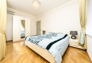 Fer et planche à repasser, Wi-Fi gratuit, draps fournis