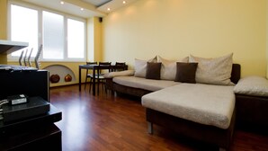 Superior Apartment, 2 Bedrooms, Balcony (2 Taras Shevchenko boulevard) | Living room | Flat-screen TV - Alma Apartments (Kyiv)