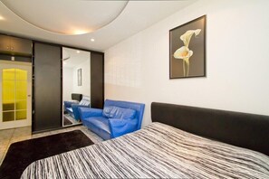 Apartment, 2 Bedrooms (1B Darvina Street ) | Iron/ironing board, free WiFi, bed sheets - Alma Apartments (Kyiv)