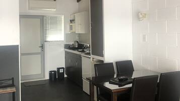 Studio - Units 4,6,7,9 | Laptop workspace, blackout curtains, iron/ironing board, free WiFi