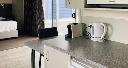 Thornton Lodge Motel