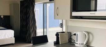 Thornton Lodge Motel