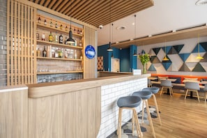 Bar (on property) - Holiday Inn Express Antwerp City Centre by IHG (Antwerp)