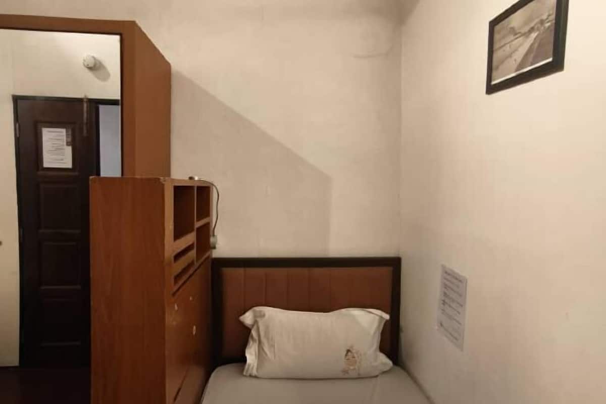 In-room safe, iron/ironing board, free WiFi, bed sheets