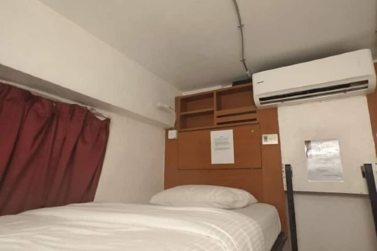 In-room safe, iron/ironing board, free WiFi, bed sheets