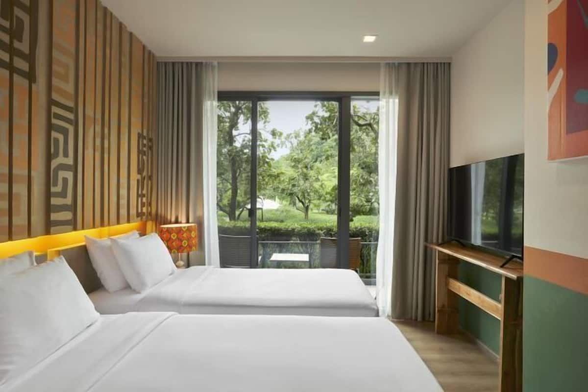 1 bedroom, in-room safe, individually decorated, rollaway beds