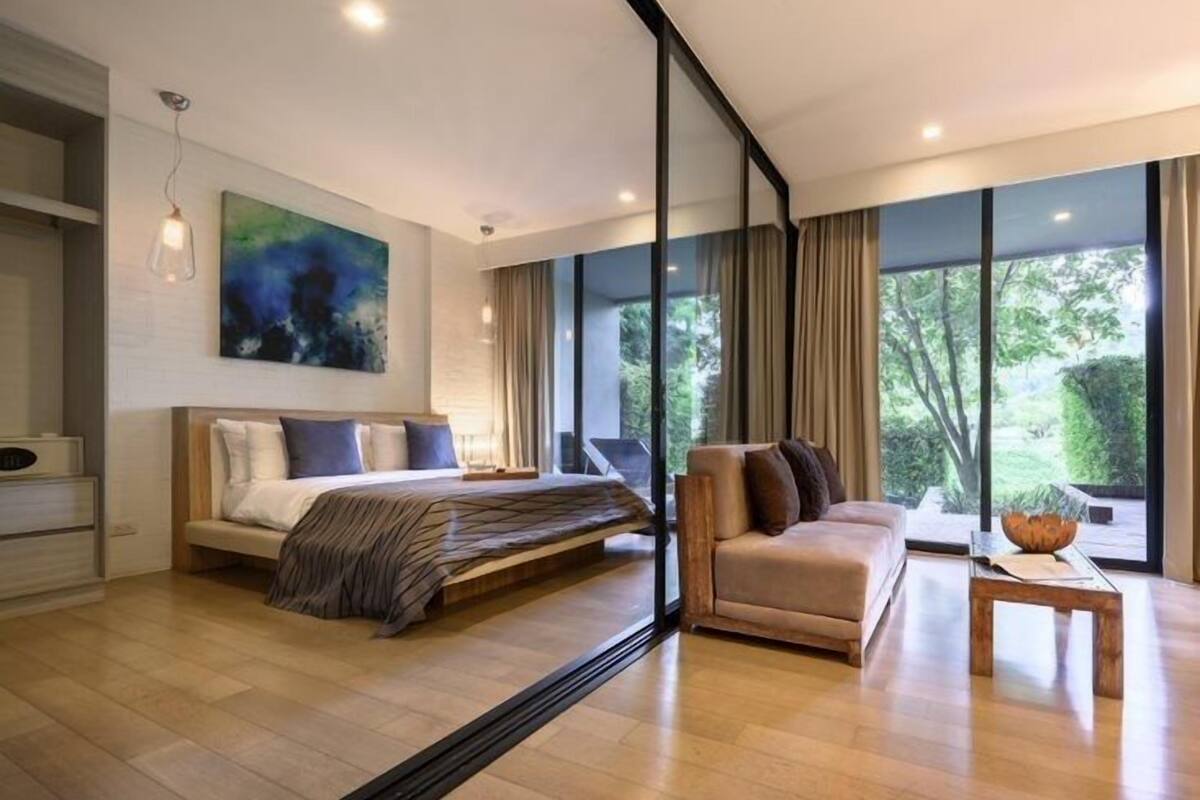 one bedroom suite - heated plunge pool | 1 bedroom, in-room safe, individually decorated, rollaway beds