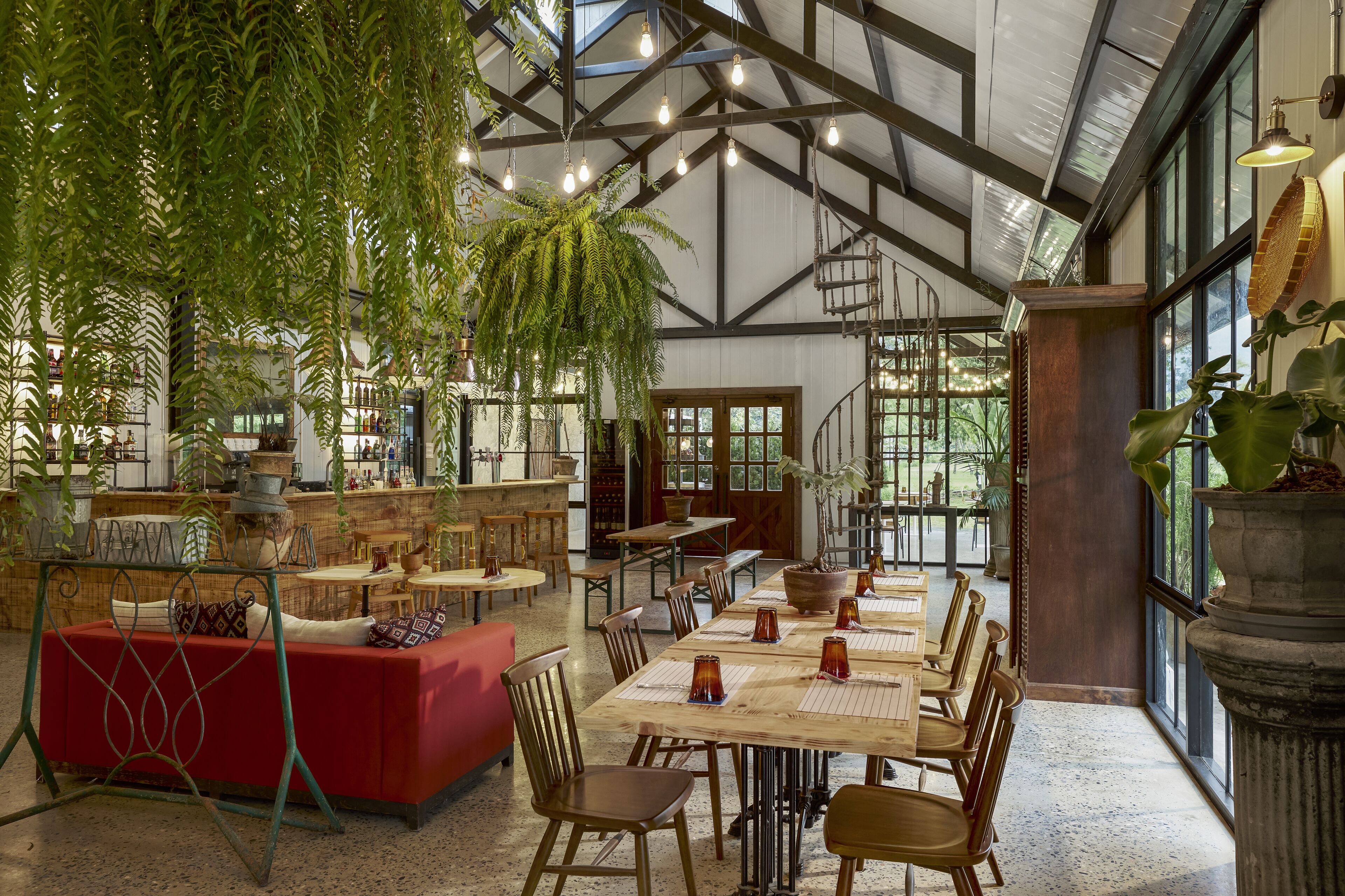 lunch, dinner, brunch served; thai cuisine, garden views