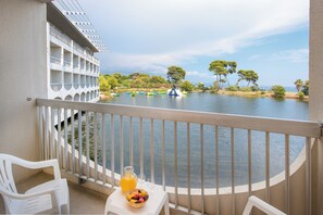 舒适双人房, 海景 | 客房内保险箱、办公桌、隔音、免费 WiFi