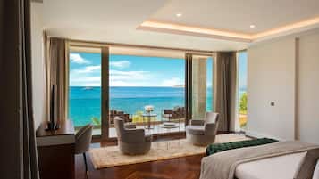 Free minibar, in-room safe, blackout drapes, soundproofing
