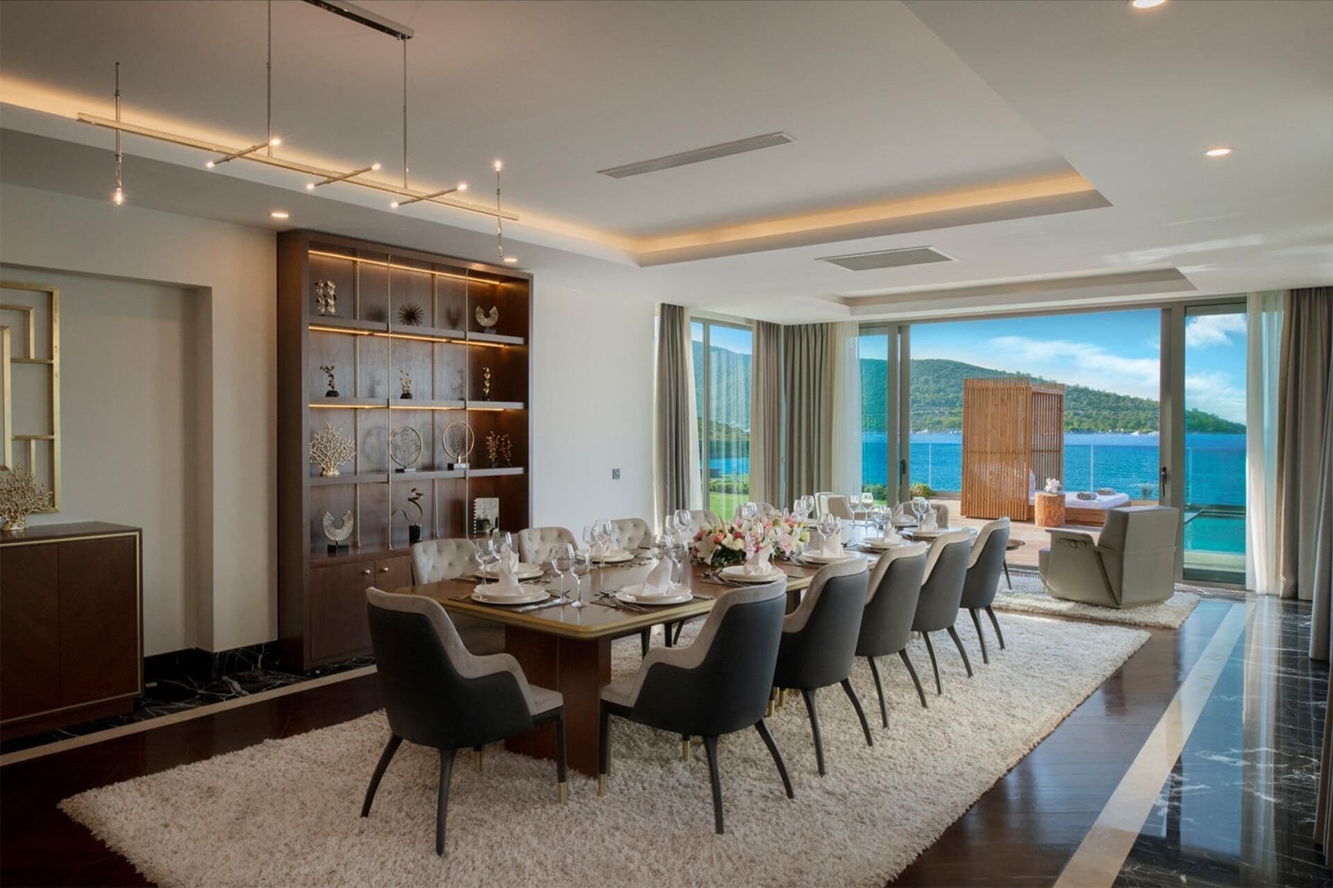 Free minibar, in-room safe, blackout drapes, soundproofing