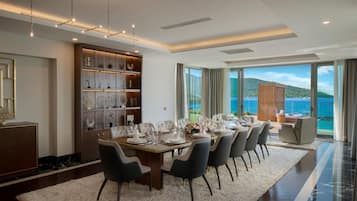 Free minibar, in-room safe, blackout drapes, soundproofing