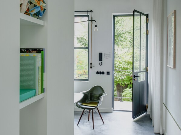 Ropa de cama de alta calidad y minibar 