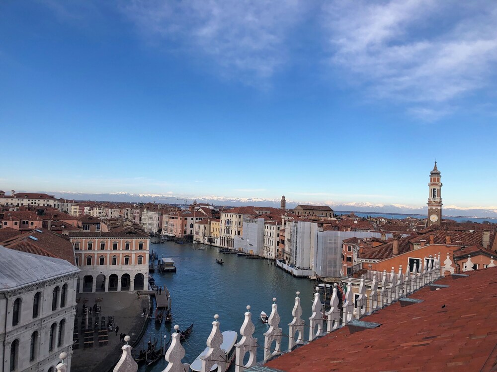 Ca' della Scimmia - Rialto Bridge, Venice by null