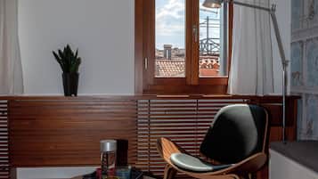 Apartamento Deluxe (2 - 4 People) | Ropa de cama de alta calidad, caja fuerte, decoración individual