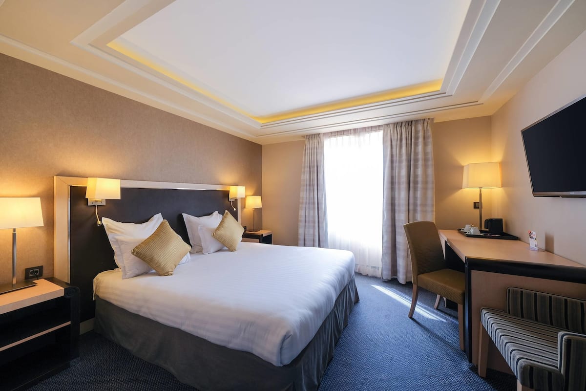 Room (Residence) | Premium bedding, in-room safe, desk, blackout drapes