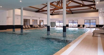 Zenitude Hotel la Valadière, an Ascend Collection Hotel