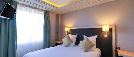 Literie de qualité supérieure, coffres-forts dans les chambres, bureau