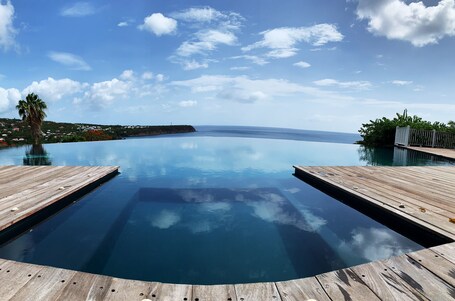 Piscina infinita